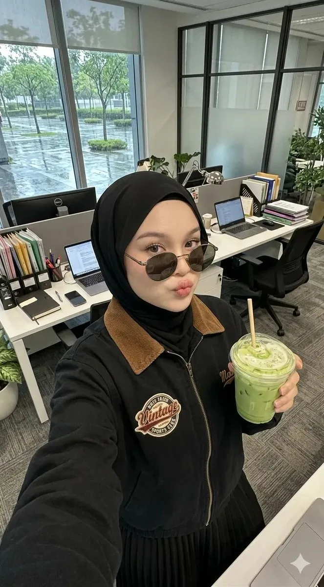 Profile / Avatar - Modern Office Hijab Selfie generated image example